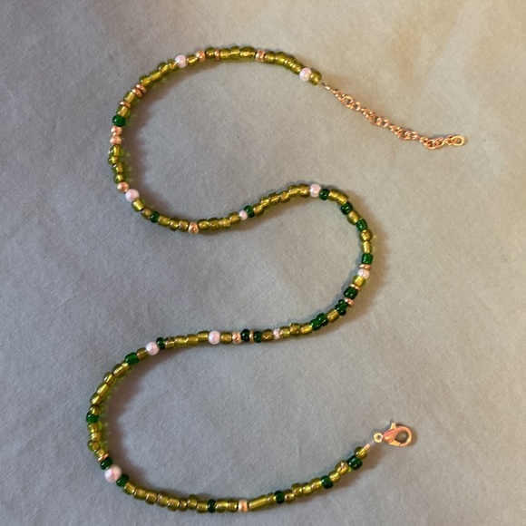 Sage green + forest green necklace - Picture 3 of 3